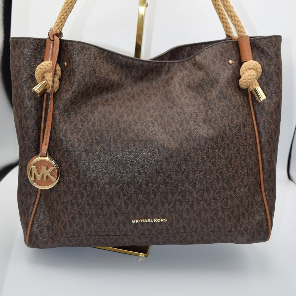 Michael Kors Isla Large Tote in Signature Brown - Picture 2 of 11